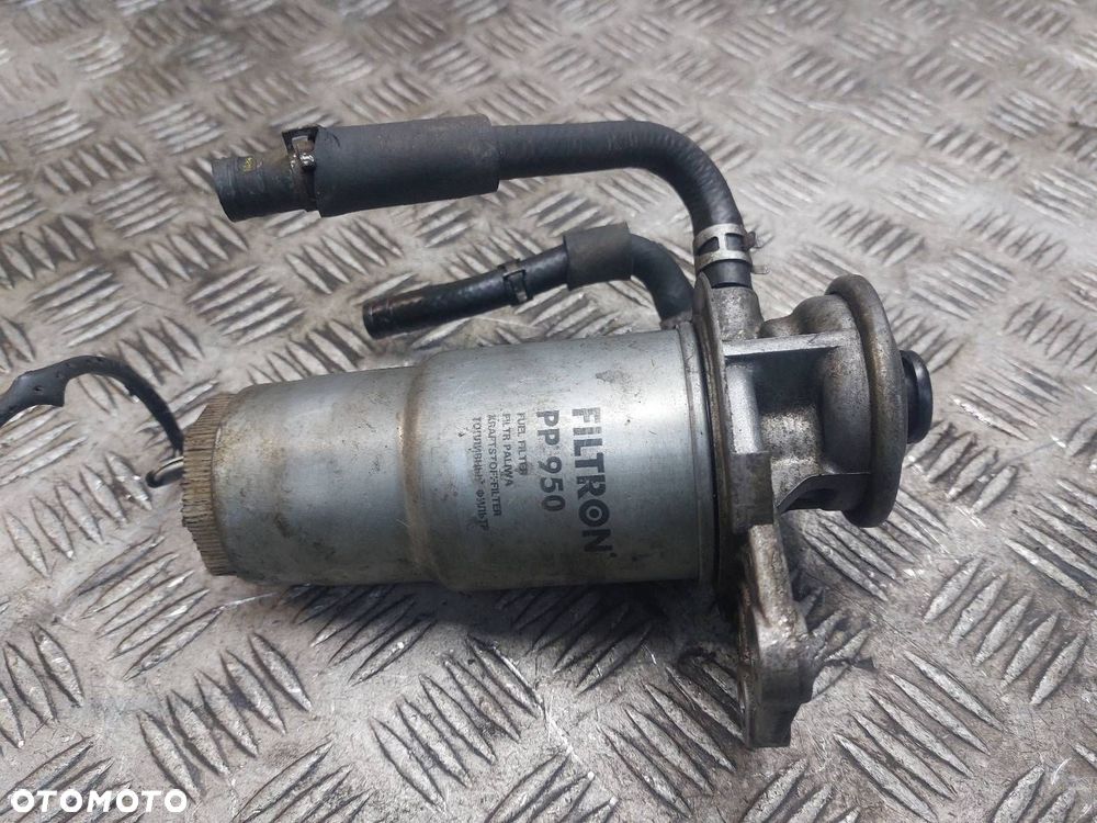 OBUDOWA PODSTAWA FILTRA OLEJU MAZDA PREMACY I 2.0 TD RF4F - 2