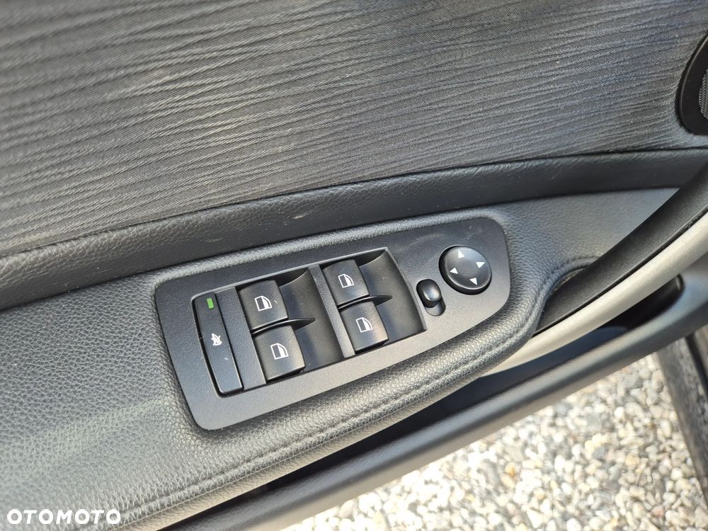 BMW Seria 1 - 28