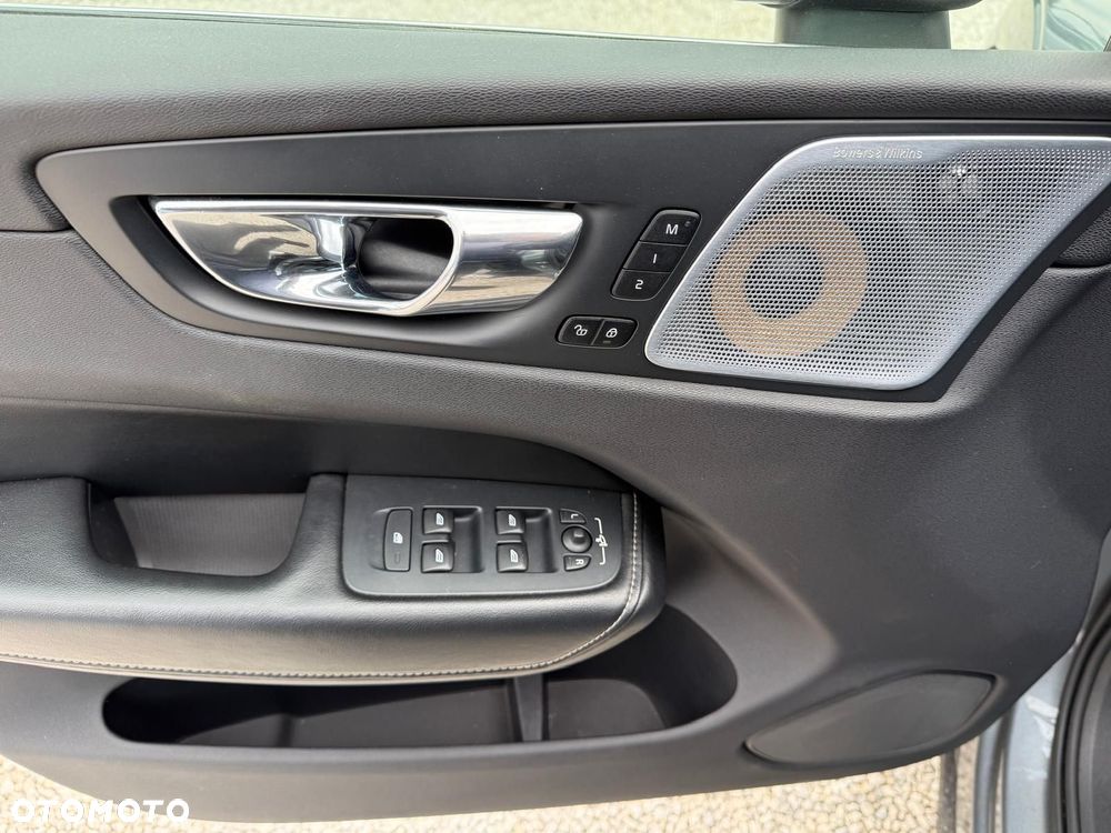Volvo XC 60 D5 SCR AWD Inscription - 17