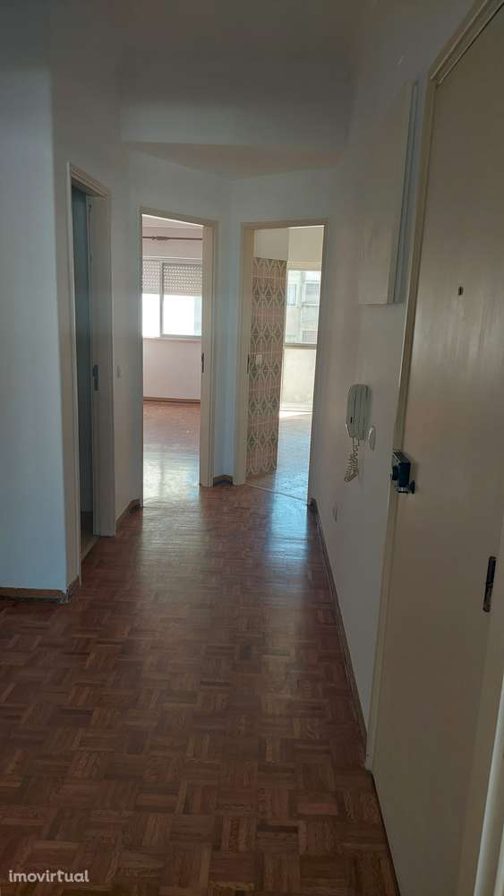 Apartamento T2 com elevador - Grande imagem: 4/16