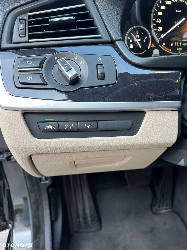 BMW Seria 5 530d xDrive Luxury Line - 13