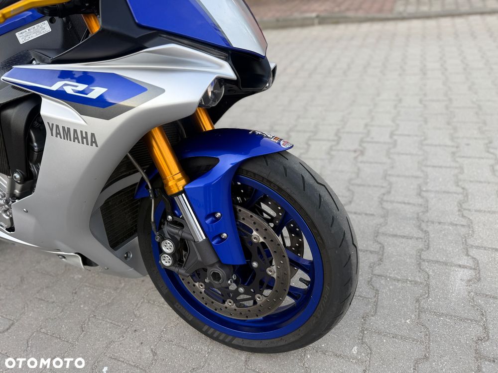 Yamaha R1 - 5