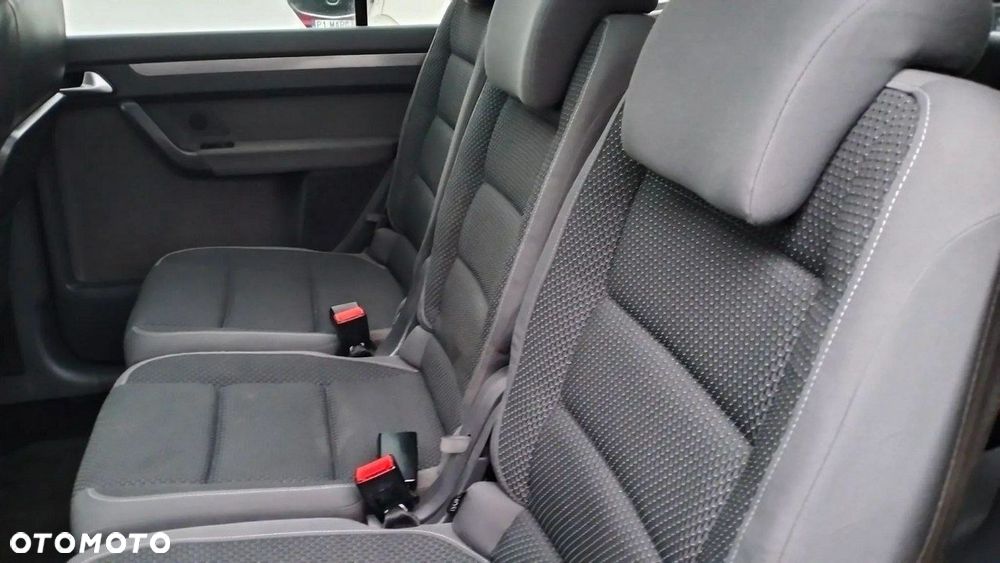 Volkswagen Touran 1.6 TDI DPF BlueMotion Technology STYLE - 27