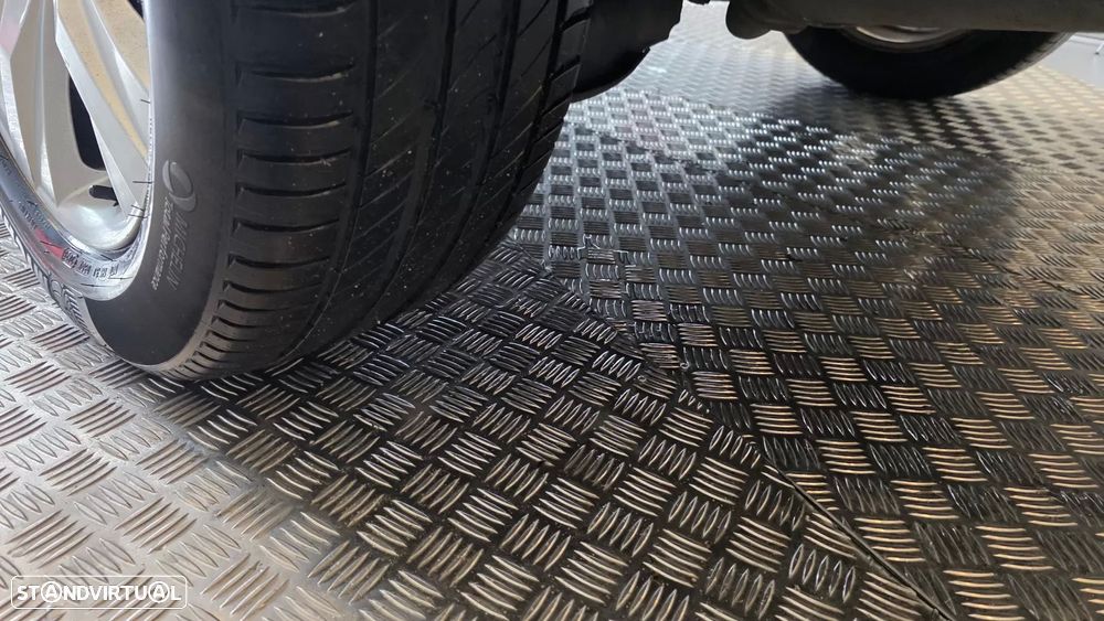 Chevrolet Captiva 2.2 VCDi Seven Xtreme 7L - 26