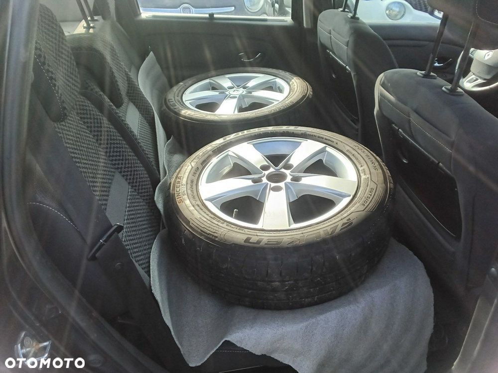 Renault Scenic - 11