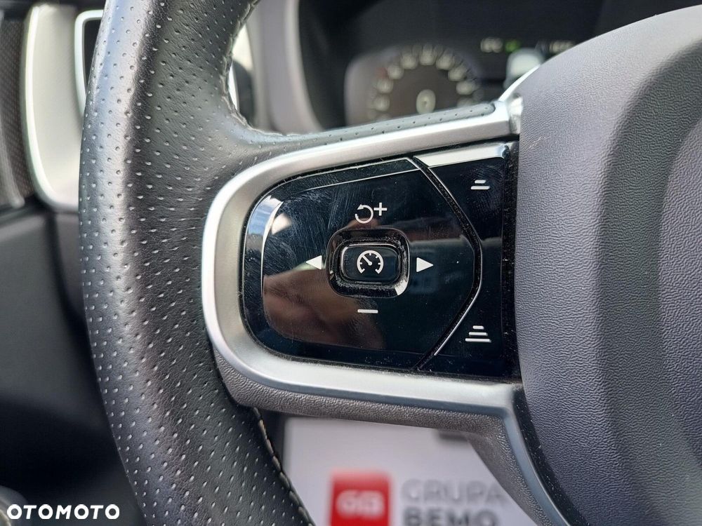 Volvo XC 60 D4 SCR R-Design - 20