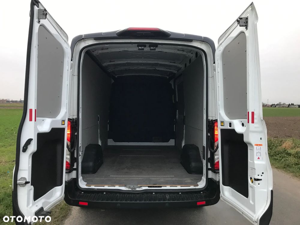 Ford Transit - 25