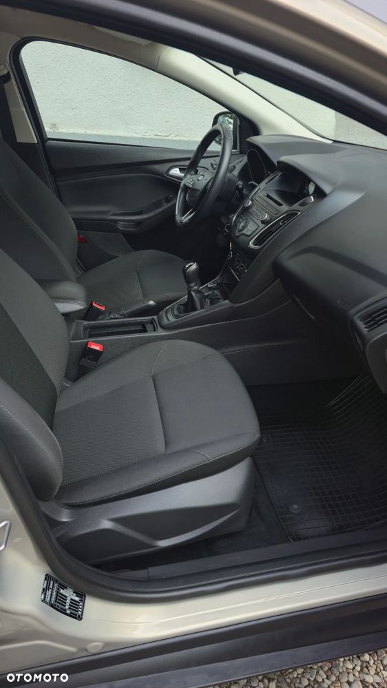 Ford Focus 1.6 SYNC Edition - 17