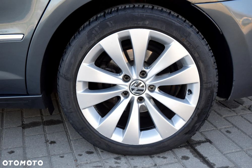 Volkswagen Passat CC - 24