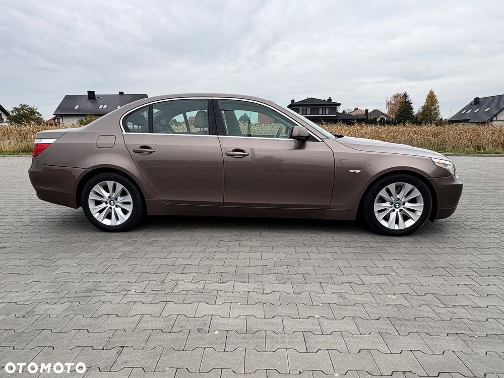 BMW Seria 5 545i - 2