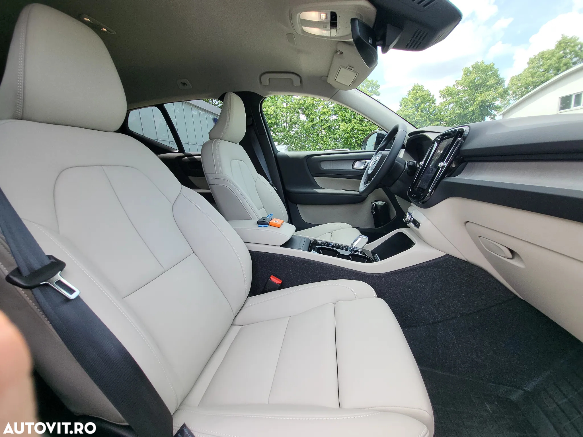 Volvo XC 40 B3 AT FWD MHEV Plus Dark - 20