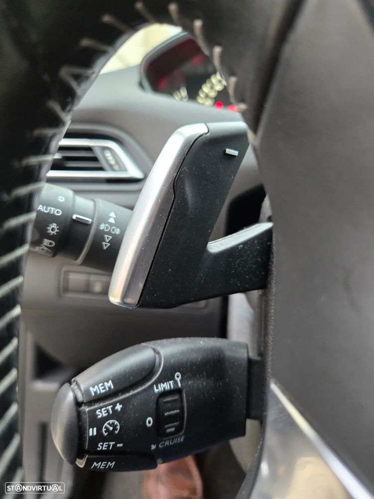 Peugeot 308 SW PureTech 130 GPF EAT8 Stop & Start Allure - 20