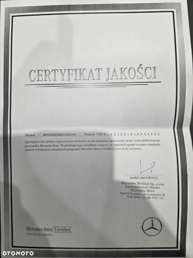 Mercedes-Benz Klasa E 300 d 4-Matic Exclusive - 35
