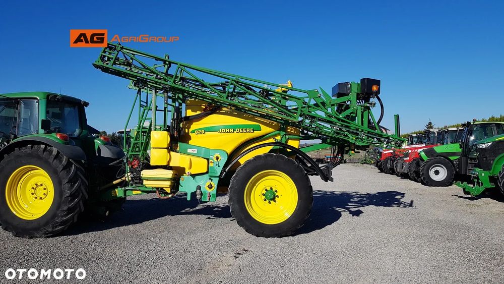 John Deere 824 - 15