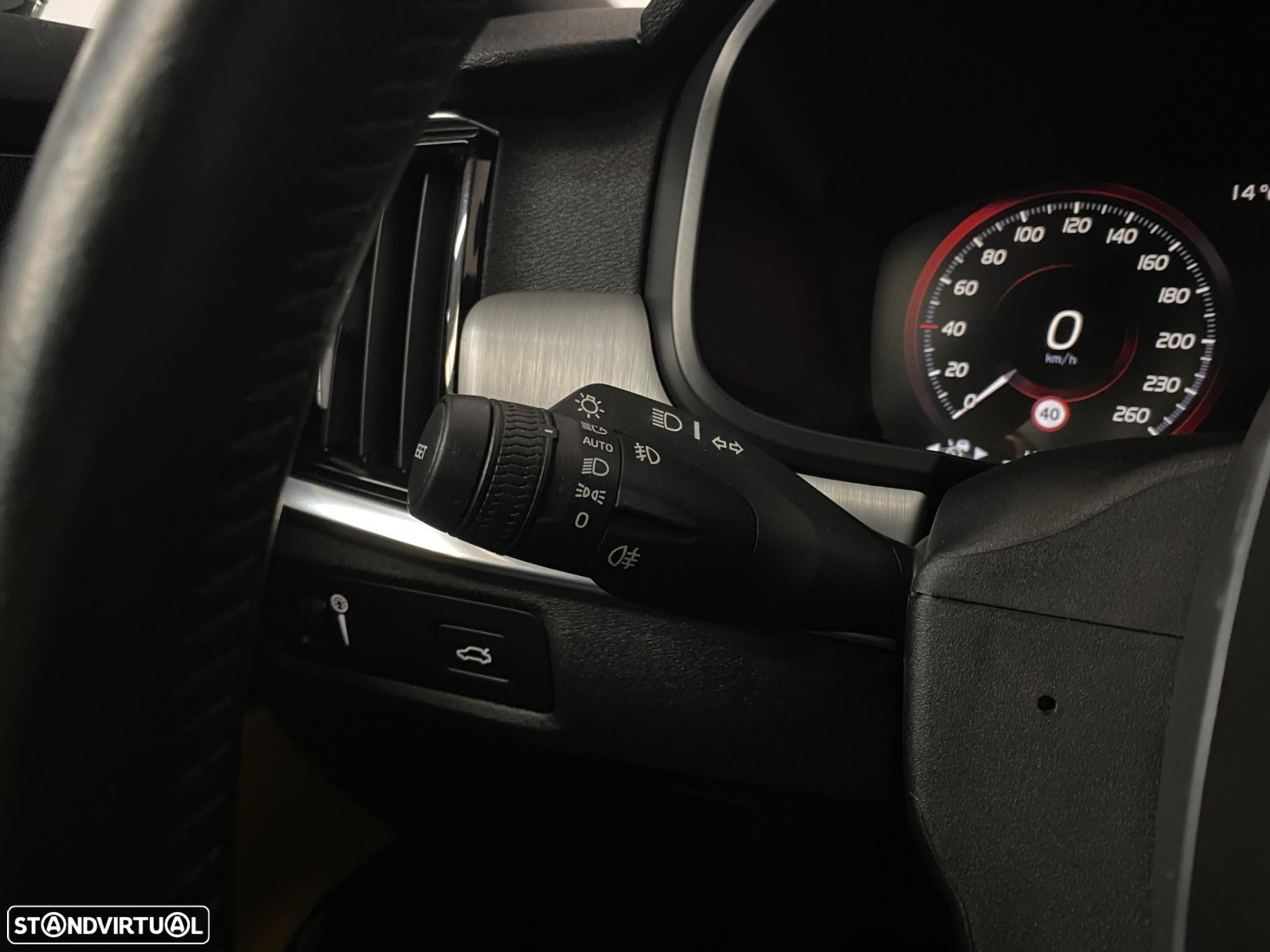 Volvo V90 2.0 D4 Momentum Geartronic - 17