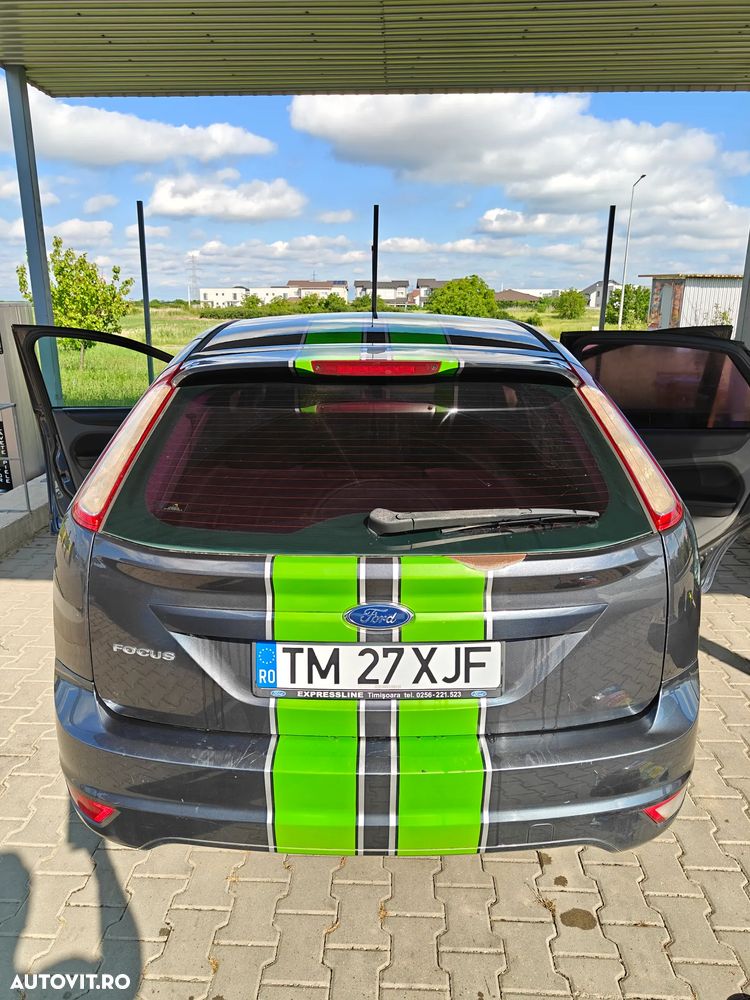 Ford Focus 1.6 Ambiente - 8