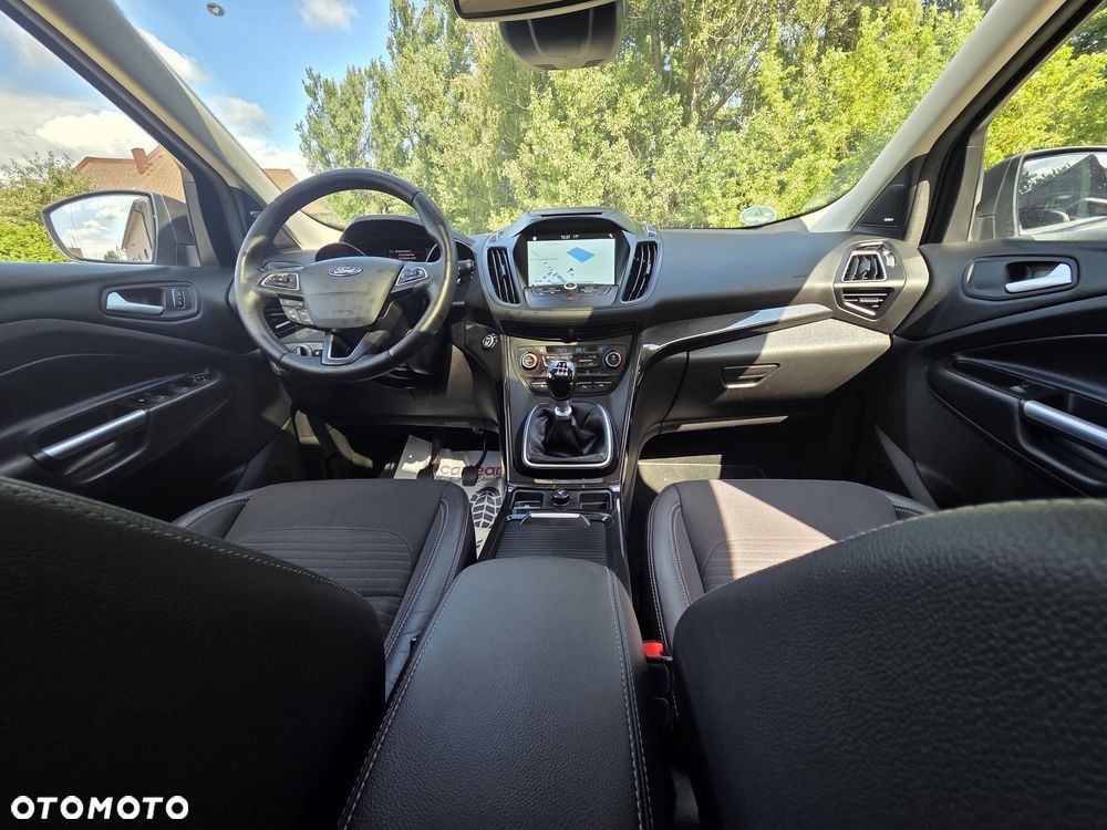 Ford Kuga 2.0 TDCi 2x4 Titanium - 17