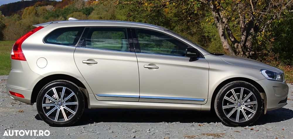 Volvo XC 60 D5 AWD Geartronic Summum - 11