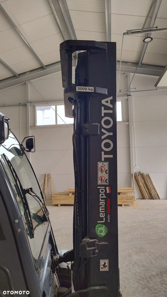 Toyota 02-8FGF30 - 17