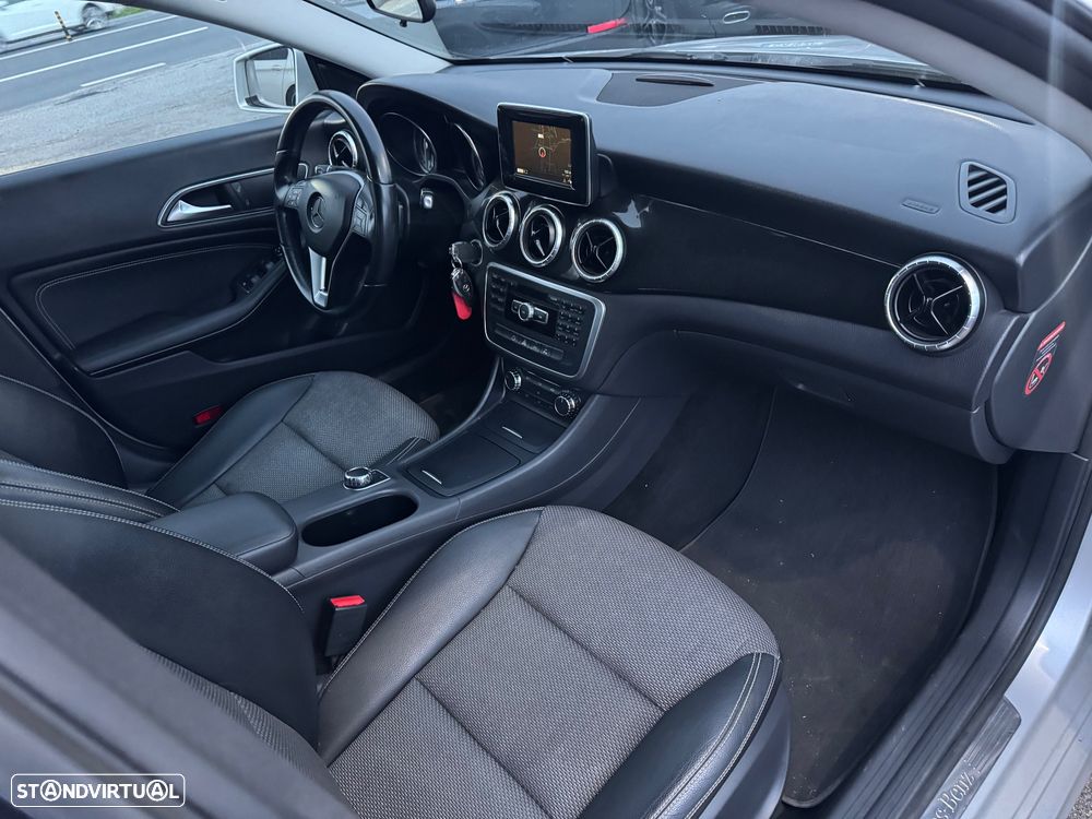 Mercedes-Benz CLA 220 d 7G-DCT Urban - 33