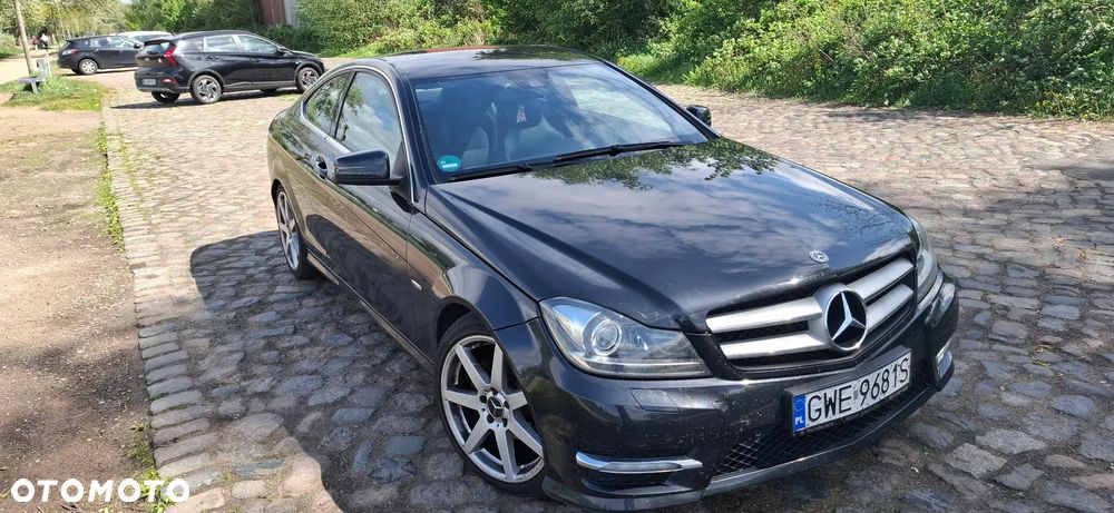 Mercedes-Benz Klasa C 180 Coupe BlueEFFICIENCY 7G-TRONIC - 2