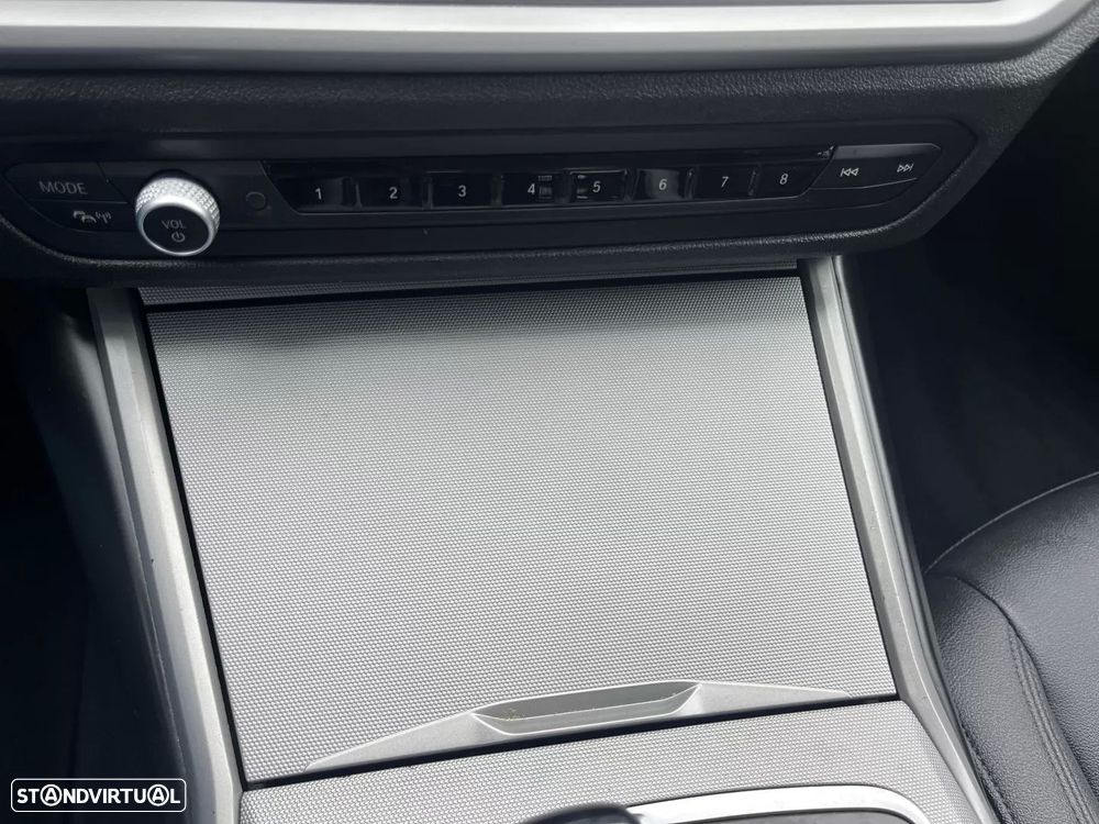 BMW 318 d Touring Aut. Sport Line - 41