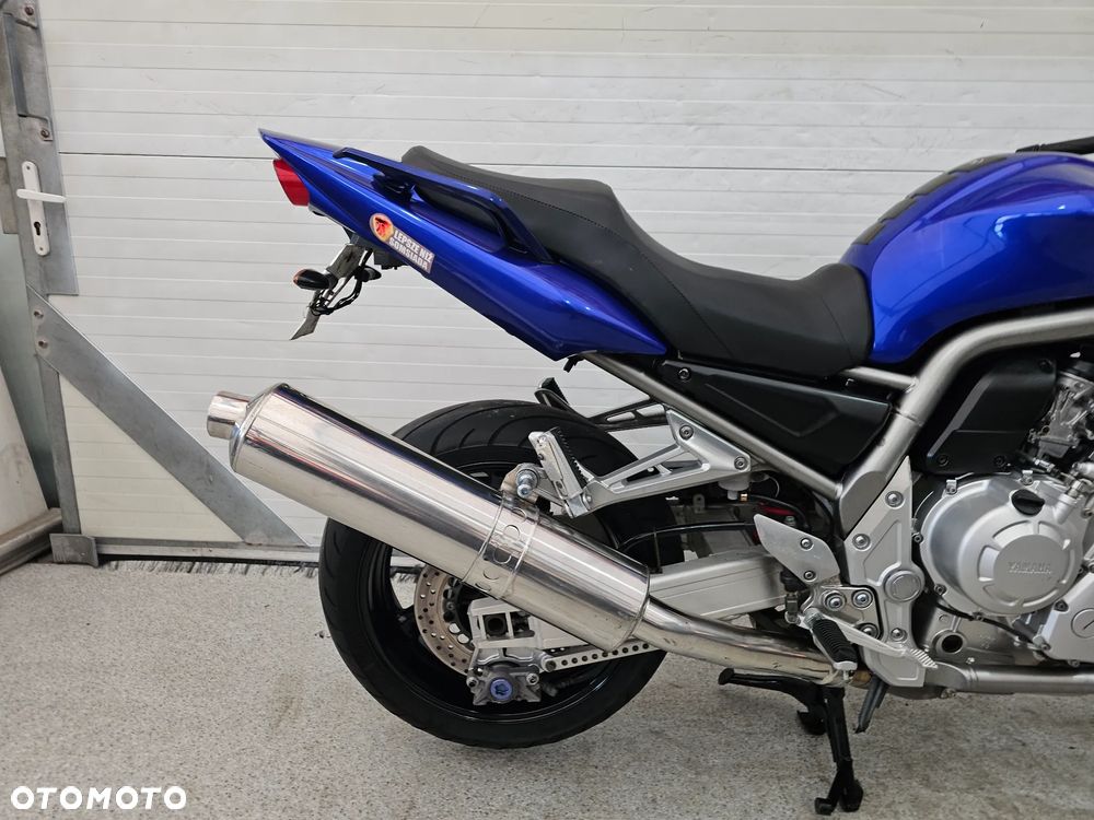 Yamaha FZS - 16