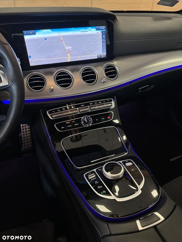 Mercedes-Benz Klasa E 220 d 4-Matic 9G-TRONIC - 15