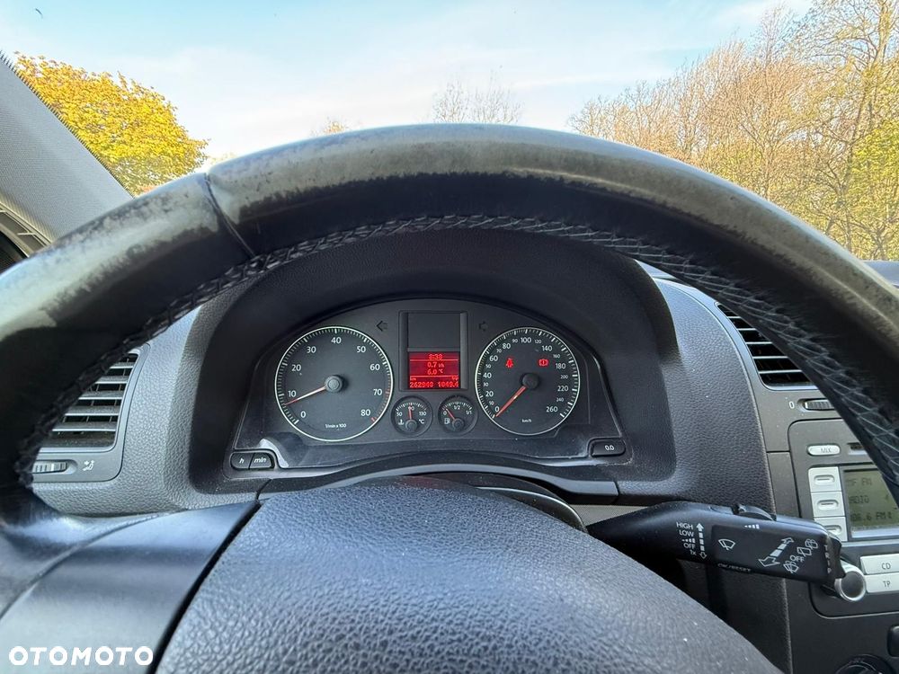 Volkswagen Golf 1.6 FSI Trendline - 5