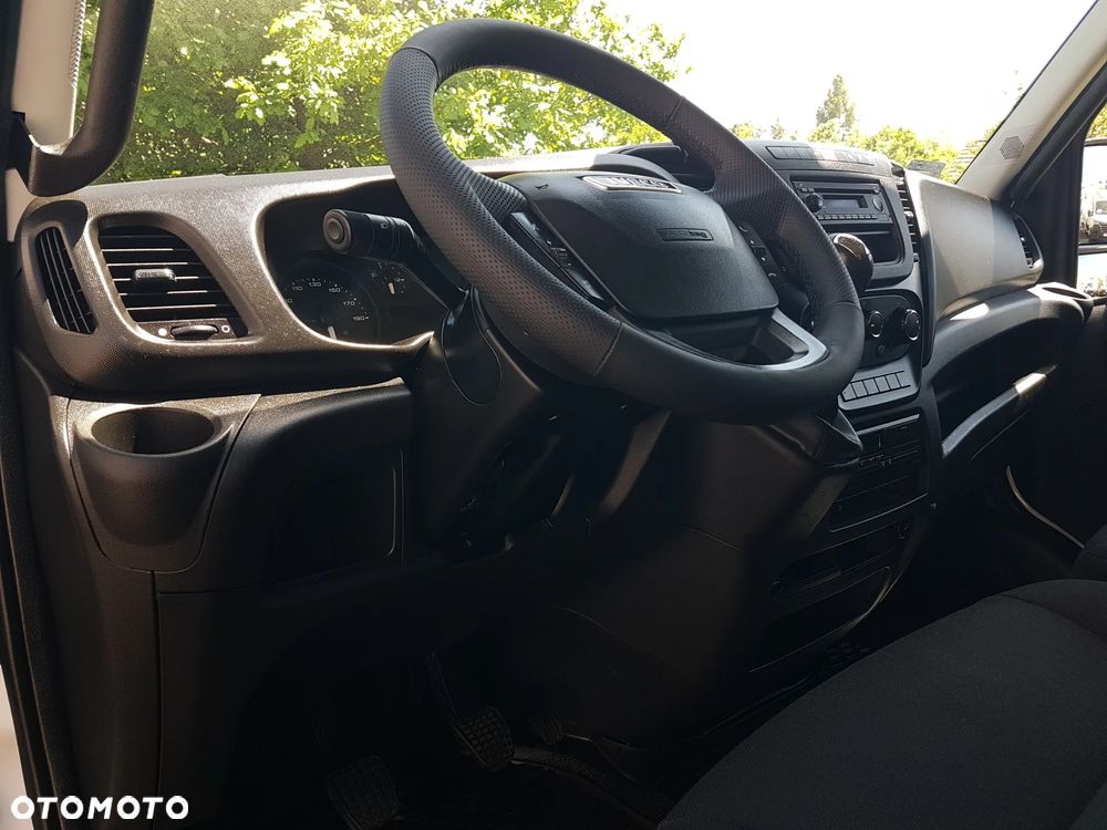 Iveco 70C18 KONTENER ROLETY BOK DO TRANSPORTU WODY 3,23x2,21x1,86 KLIMA DMC 7000KG RAMA PODWOZIE - 18