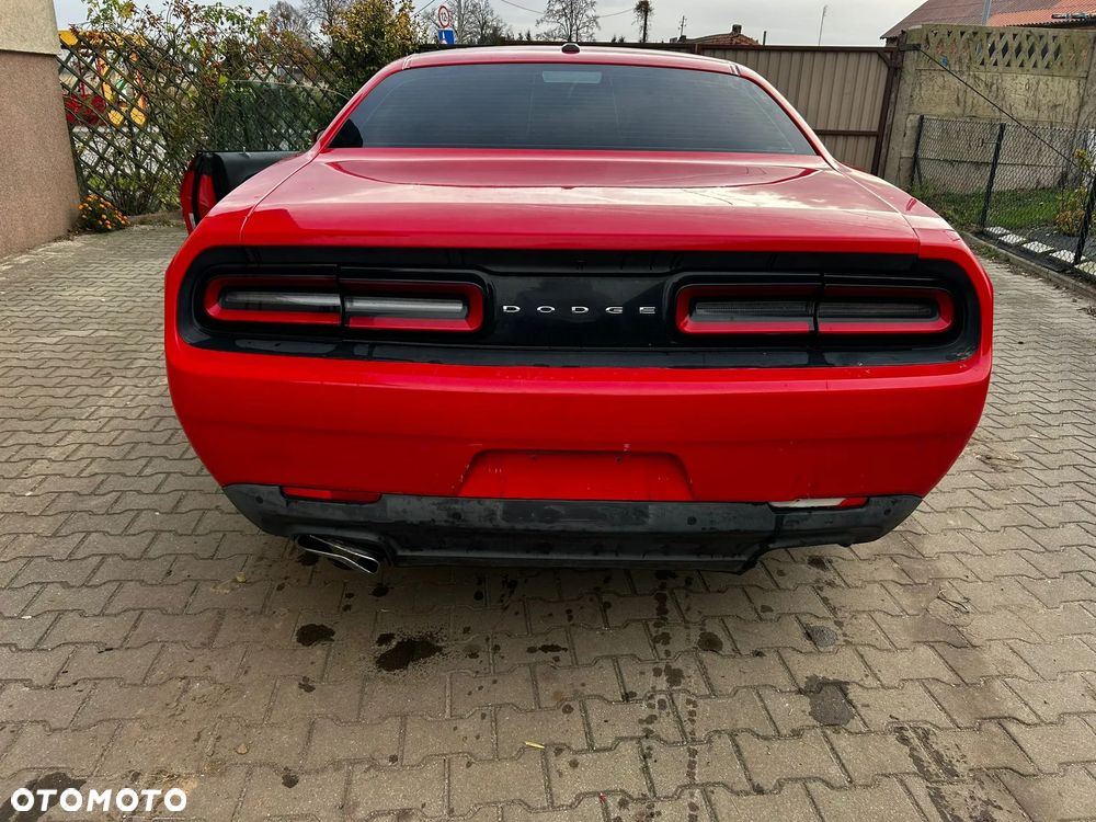 Dodge Challenger - 8