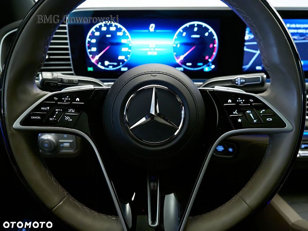 Mercedes-Benz GLS - 28