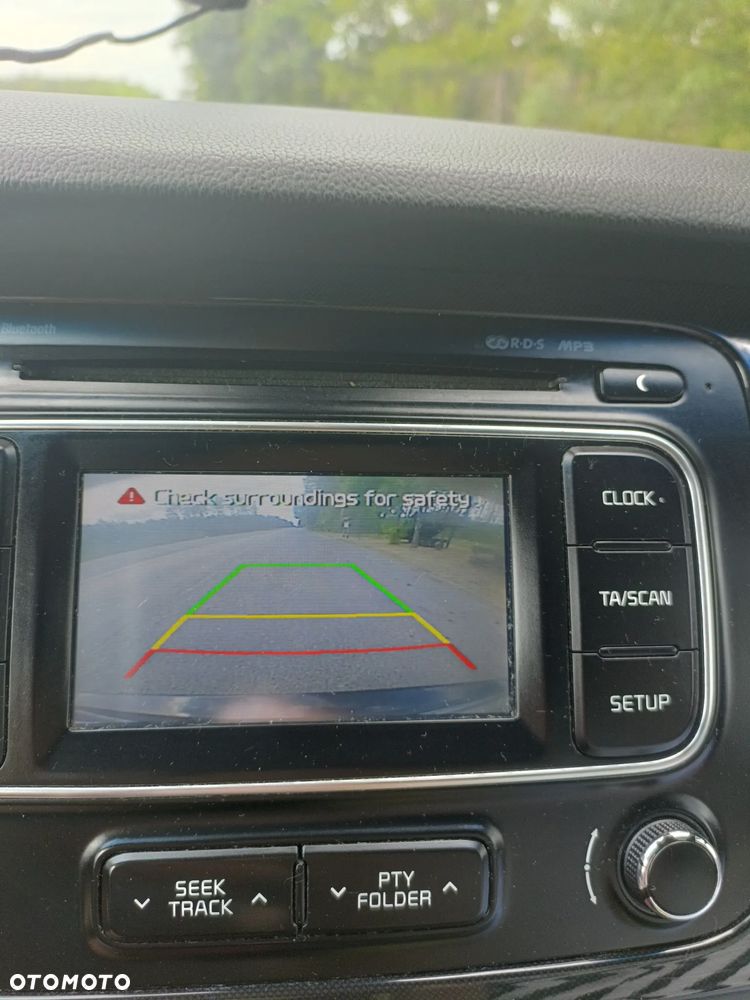 Kia Carens 1.7 CRDi L 7os - 12