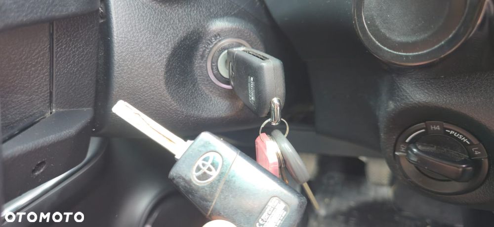Toyota Hilux 2.4 D-4D Extra Cab SR 4x4 - 35