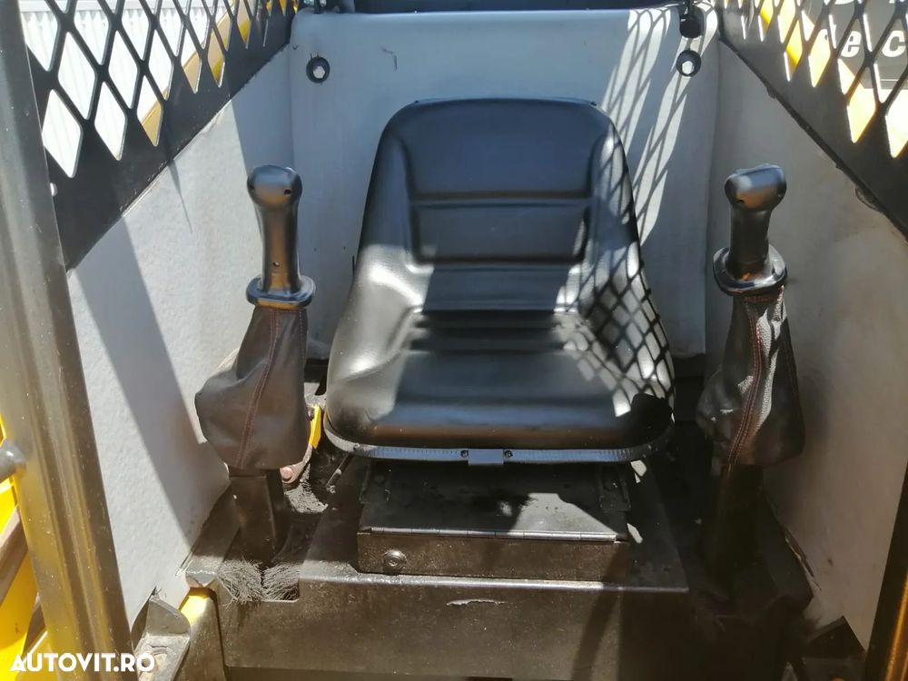 Bobcat MINIINCARCATOR FRONTAL PNEU RIGID RAM ITALIA - 19