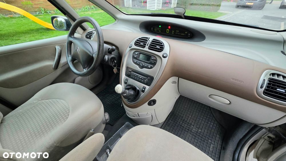 Citroën Xsara Picasso 1.6 16V Magic - 11