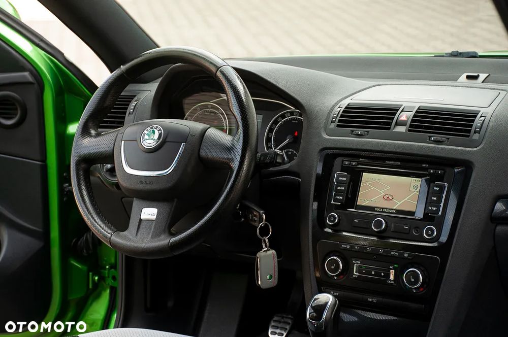 Skoda Octavia 2.0 TSI RS - 19