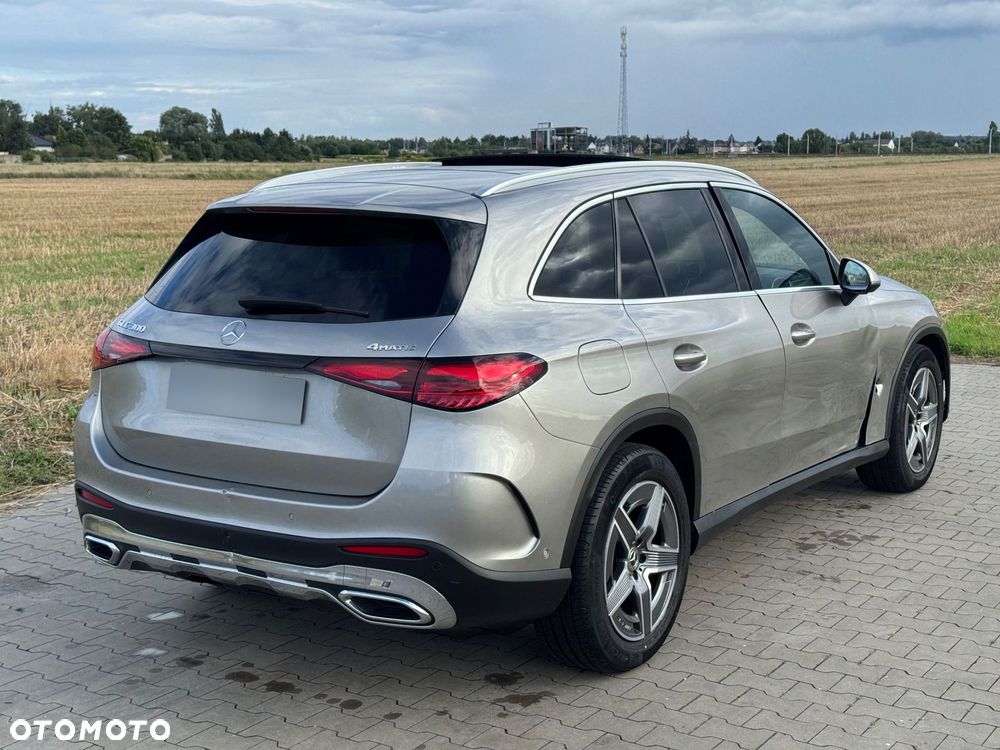 Mercedes-Benz GLC 300 4Matic 9G-TRONIC AMG Line Plus - 15