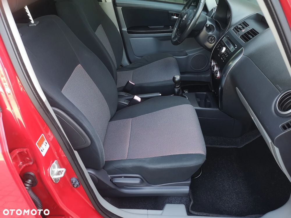 Suzuki SX4 1.6 VVT 4x4 Comfort - 25