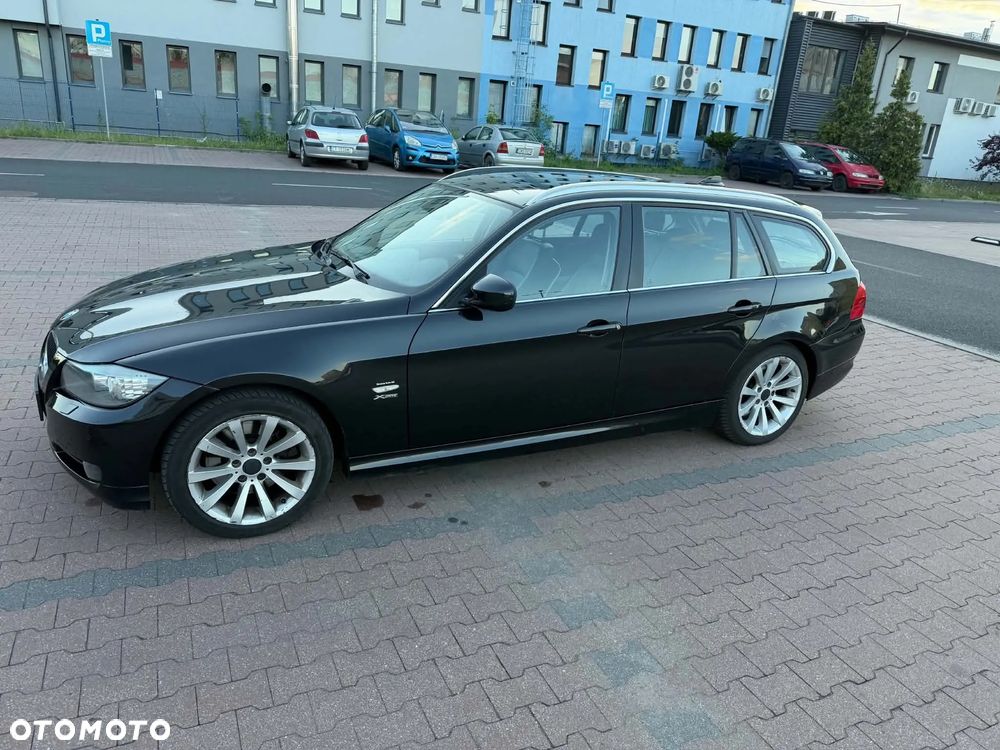BMW Seria 3 325i xDrive - 1