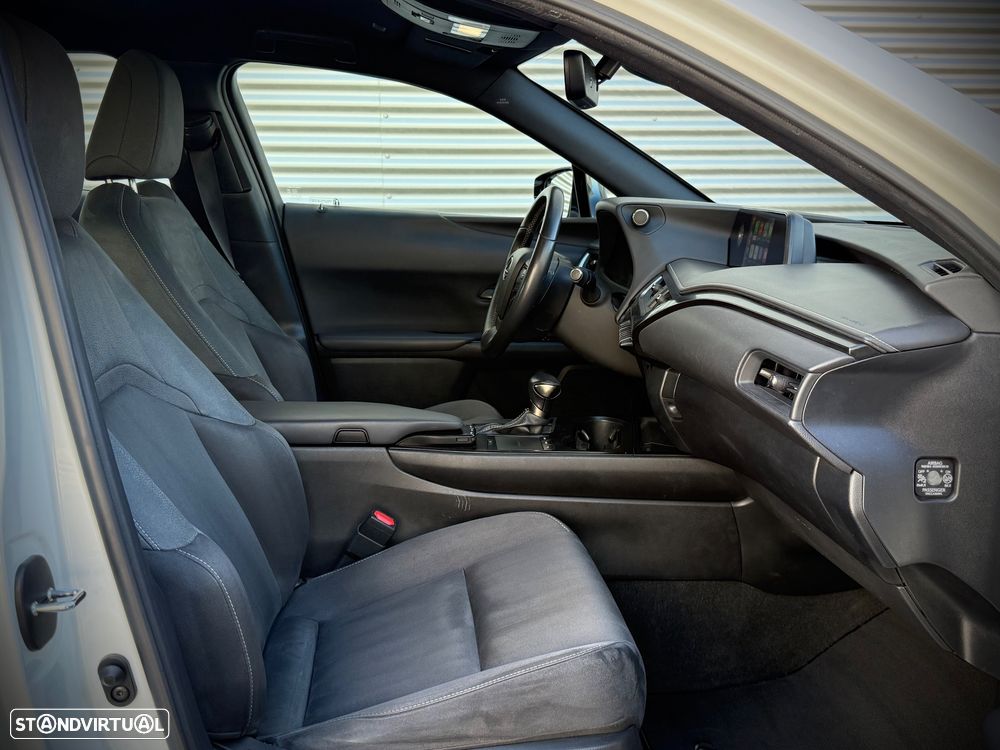 Lexus UX 250h Premium - 10