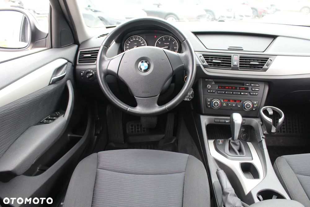 BMW X1 sDrive18i - 16