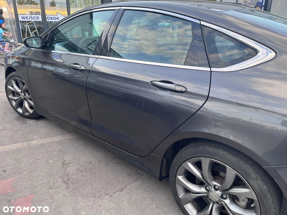 Chrysler 200 - 6