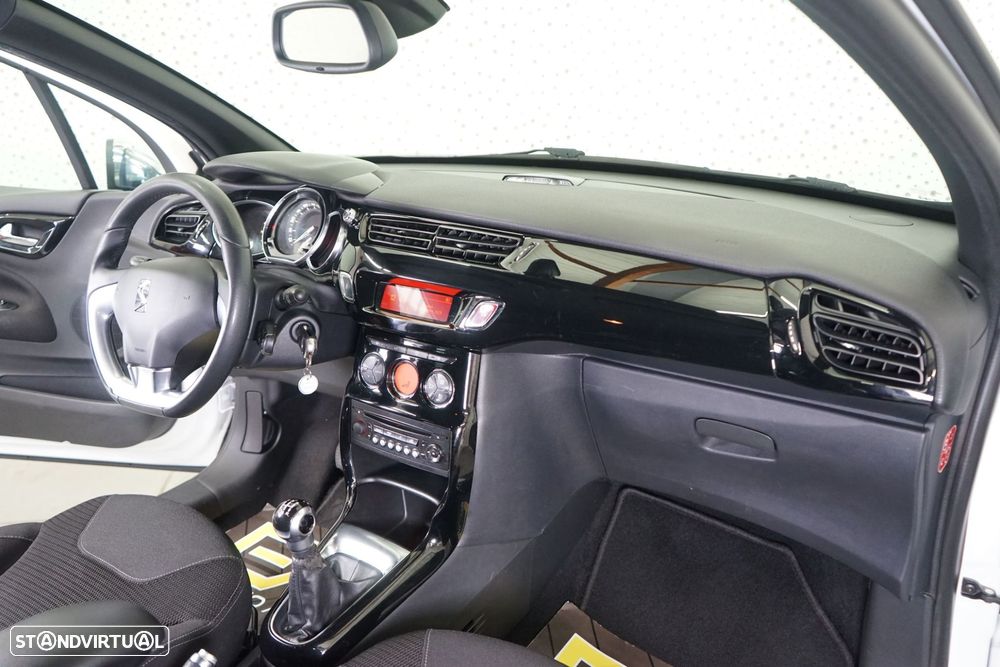 Citroën DS3 1.6 e-HDi So Chic - 15