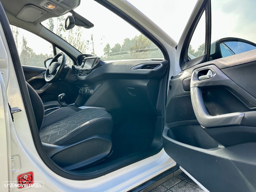 Peugeot 2008 1.6 BlueHDi Style - 31