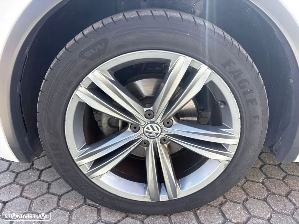 VW Tiguan 2.0 TDI R-Line - 12
