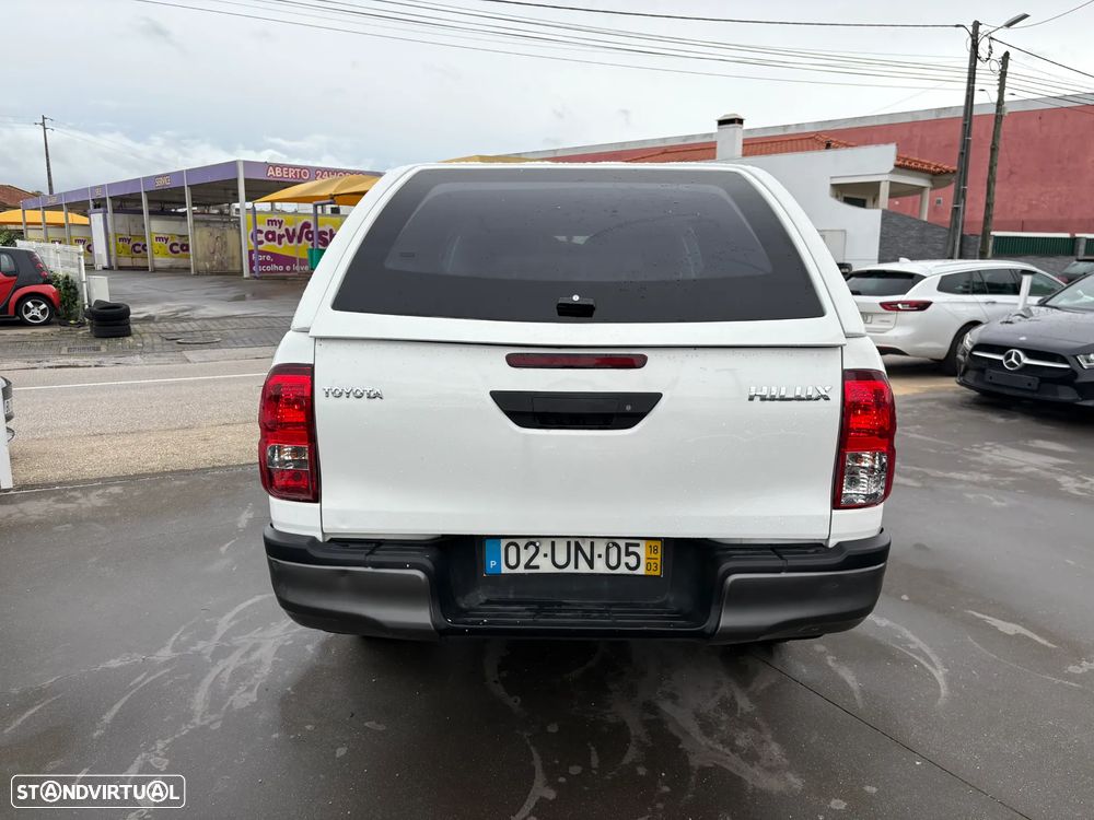 Toyota Hilux 2.4 D-4D 2WD CD - 10