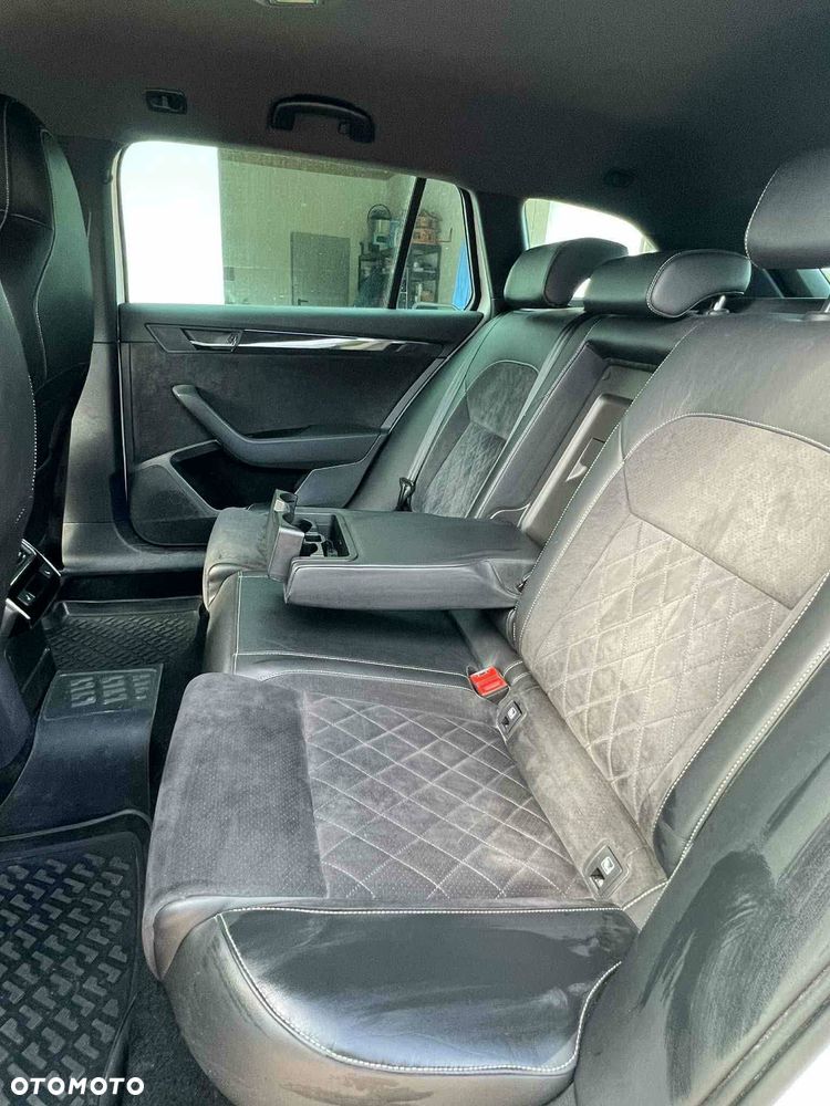 Skoda Superb 2.0 TDI Sportline DSG - 12