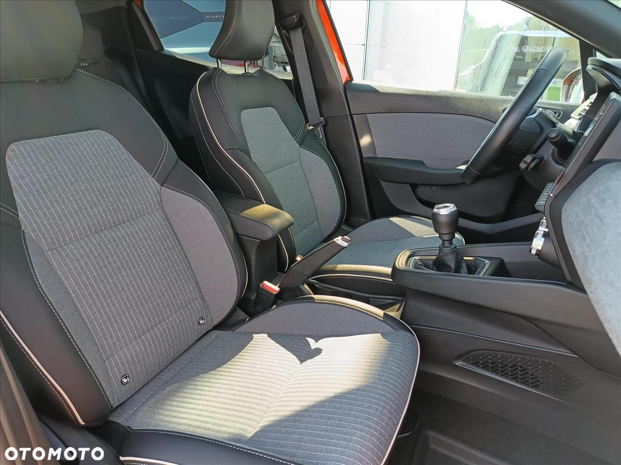 Renault Clio 1.0 TCe Techno - 16