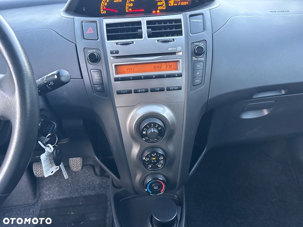 Toyota Yaris 1.0 VVT-i Cool - 9